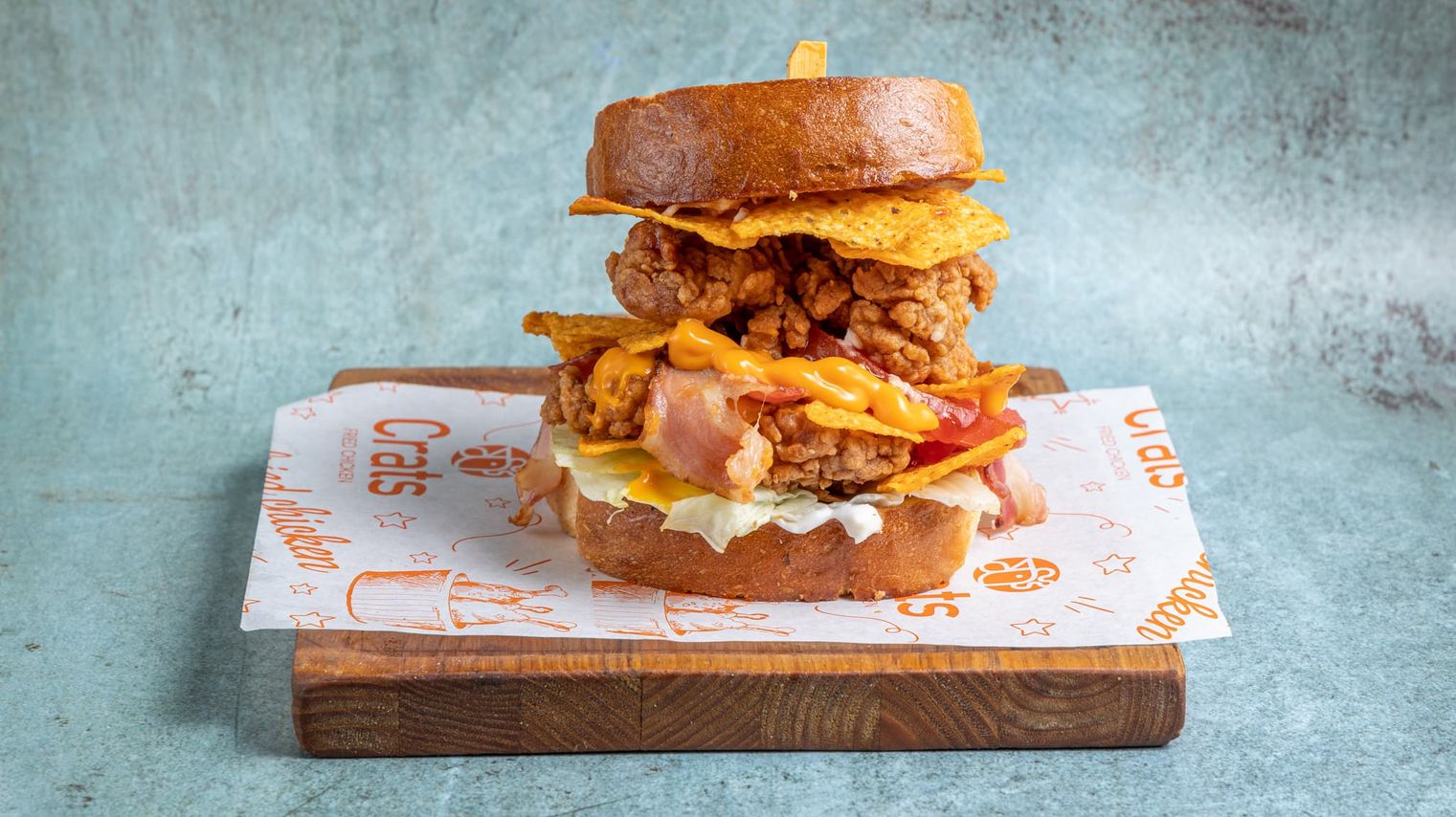 Fried chicken in brioche with nachos - Crats Mexican